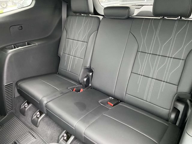 Certified 2025 Buick Enclave Avenir w/ Super Cruise Package AWD/4WD image 19