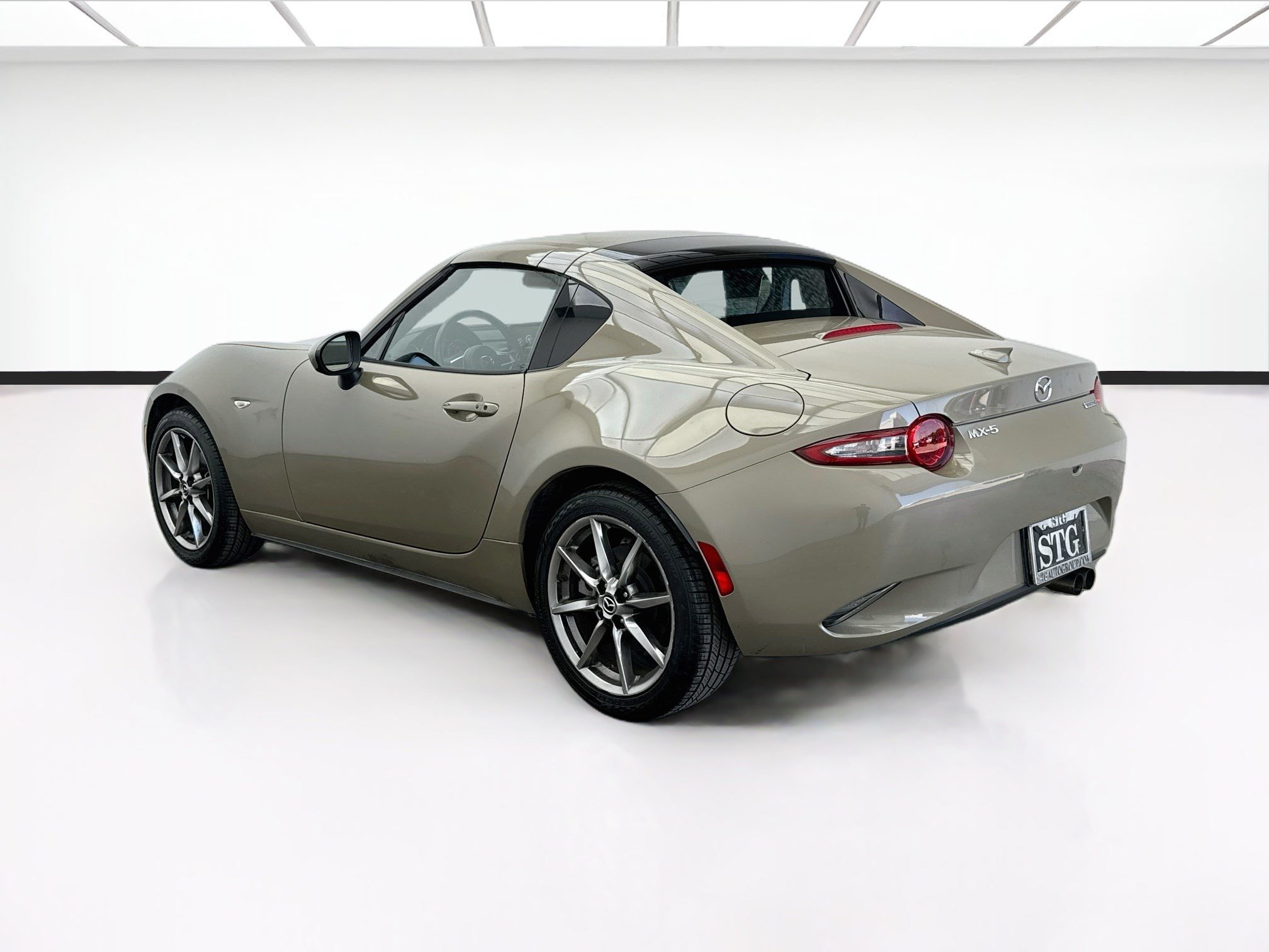 Used 2023 MAZDA MX-5 Miata Grand Touring RWD image 6