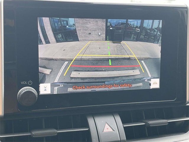 Used 2023 Toyota RAV4 SE image 4