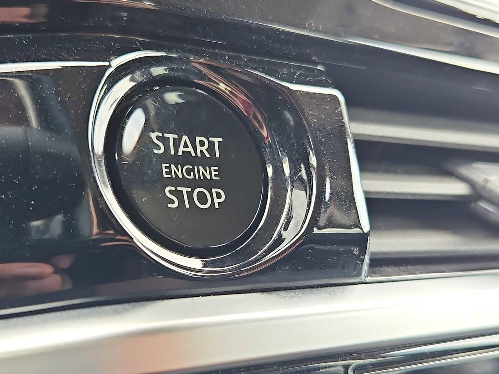 Used 2025 Nissan Pathfinder SL image 17