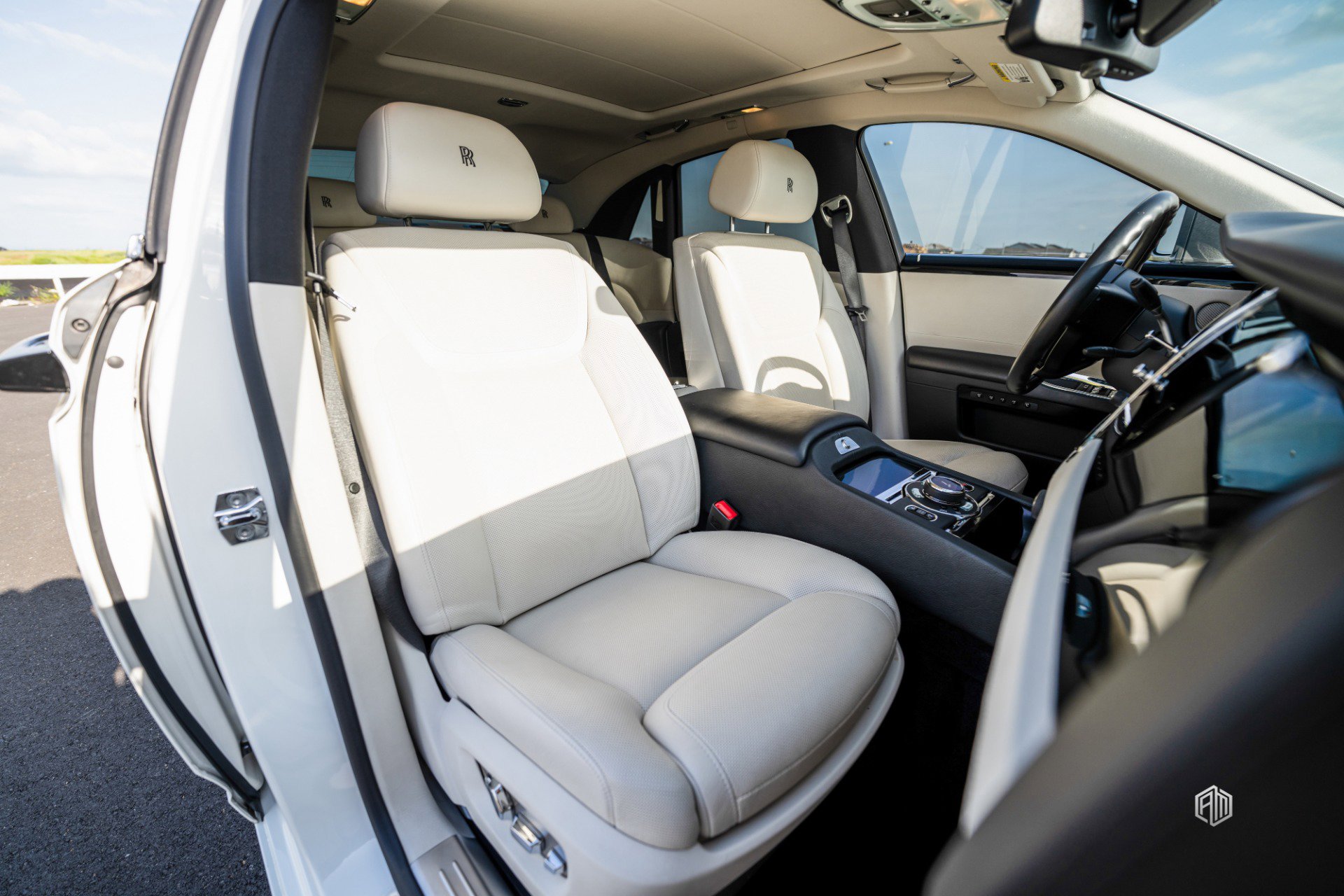 Used 2016 Rolls-Royce Ghost image 27