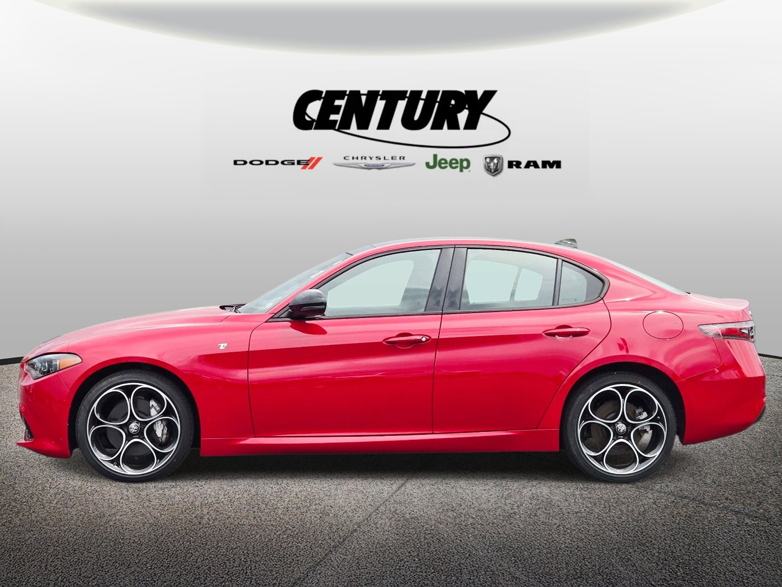 Used 2024 Alfa Romeo Giulia Ti AWD/4WD image 7