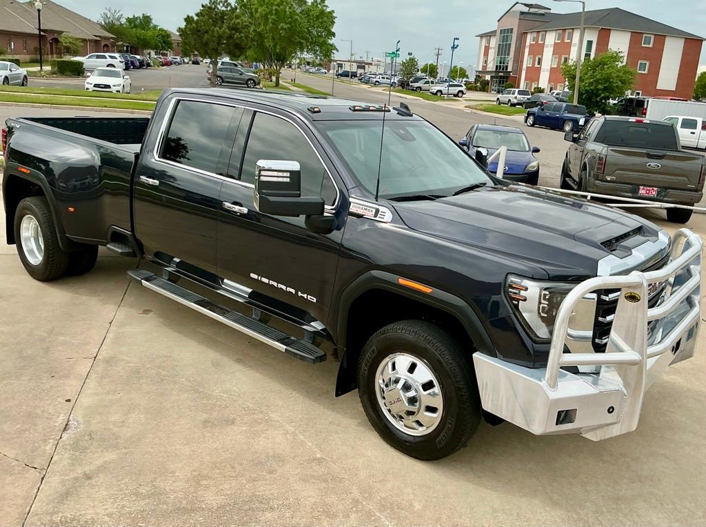 Used 2024 GMC Sierra 3500 SLT w/ SLT Premium Package image 4