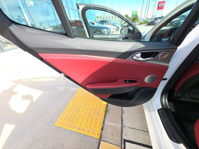 Used 2021 Kia Stinger GT1 image 23