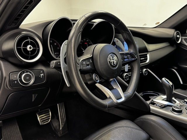 Used 2023 Alfa Romeo Giulia Veloce image 14