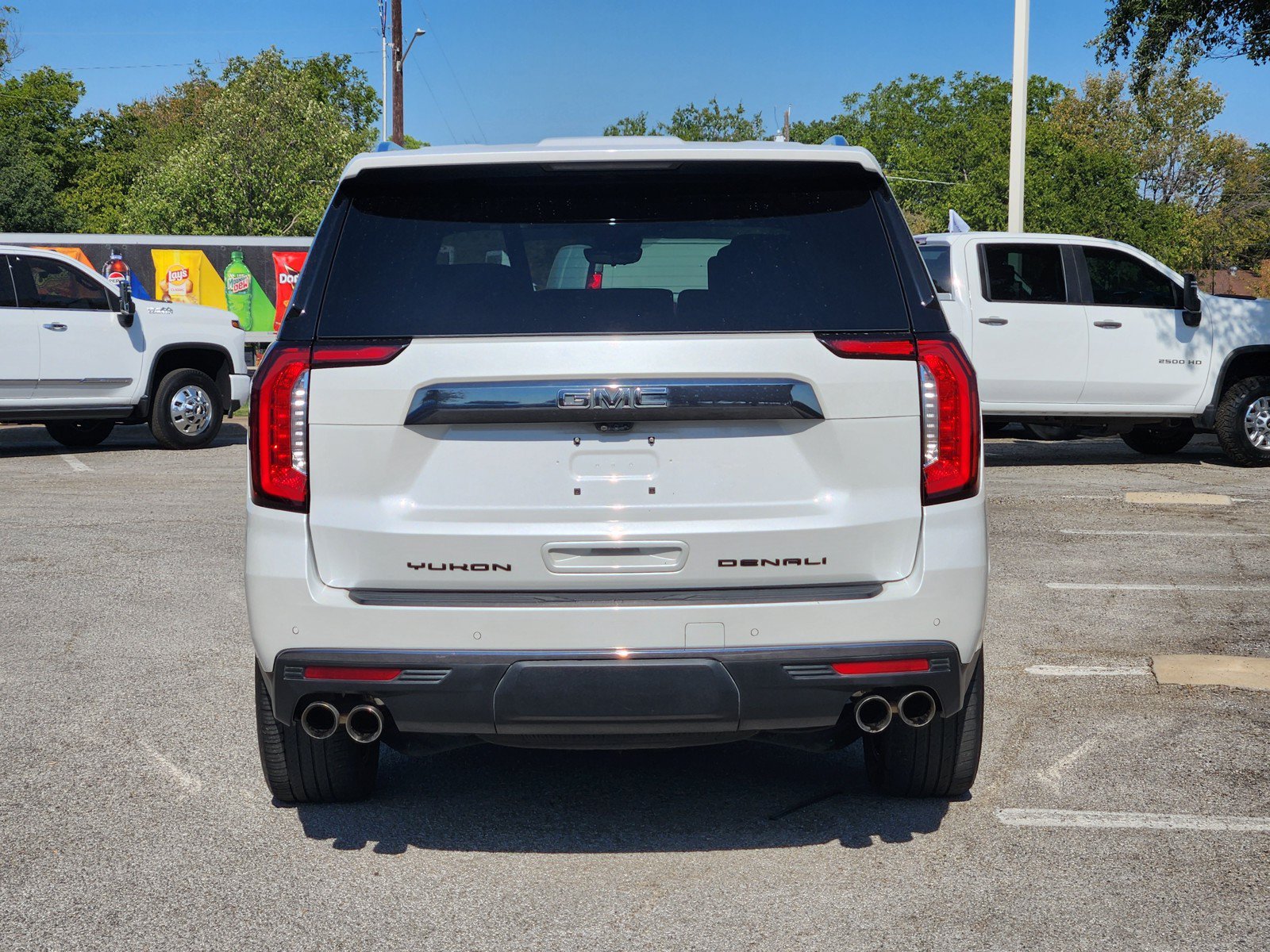 Used 2023 GMC Yukon Denali Ultimate AWD/4WD image 36