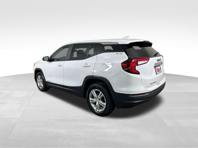 Used 2023 GMC Terrain SLE image 4