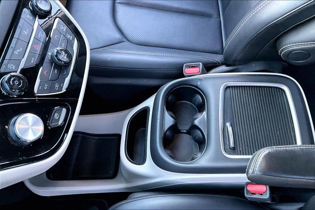 Used 2024 Chrysler Pacifica Touring-L image 18