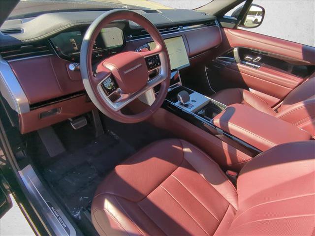 Used 2025 Land Rover Range Rover SE AWD/4WD image 11