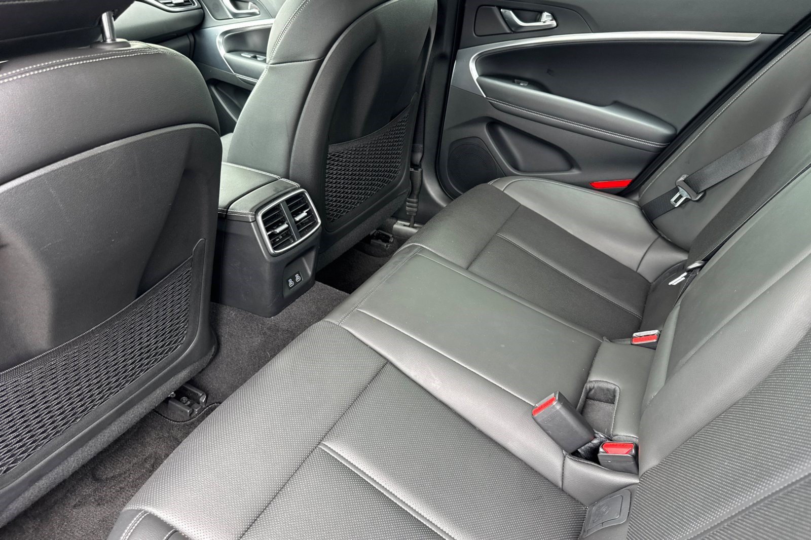 Used 2026 Genesis G70 2.5T RWD image 23