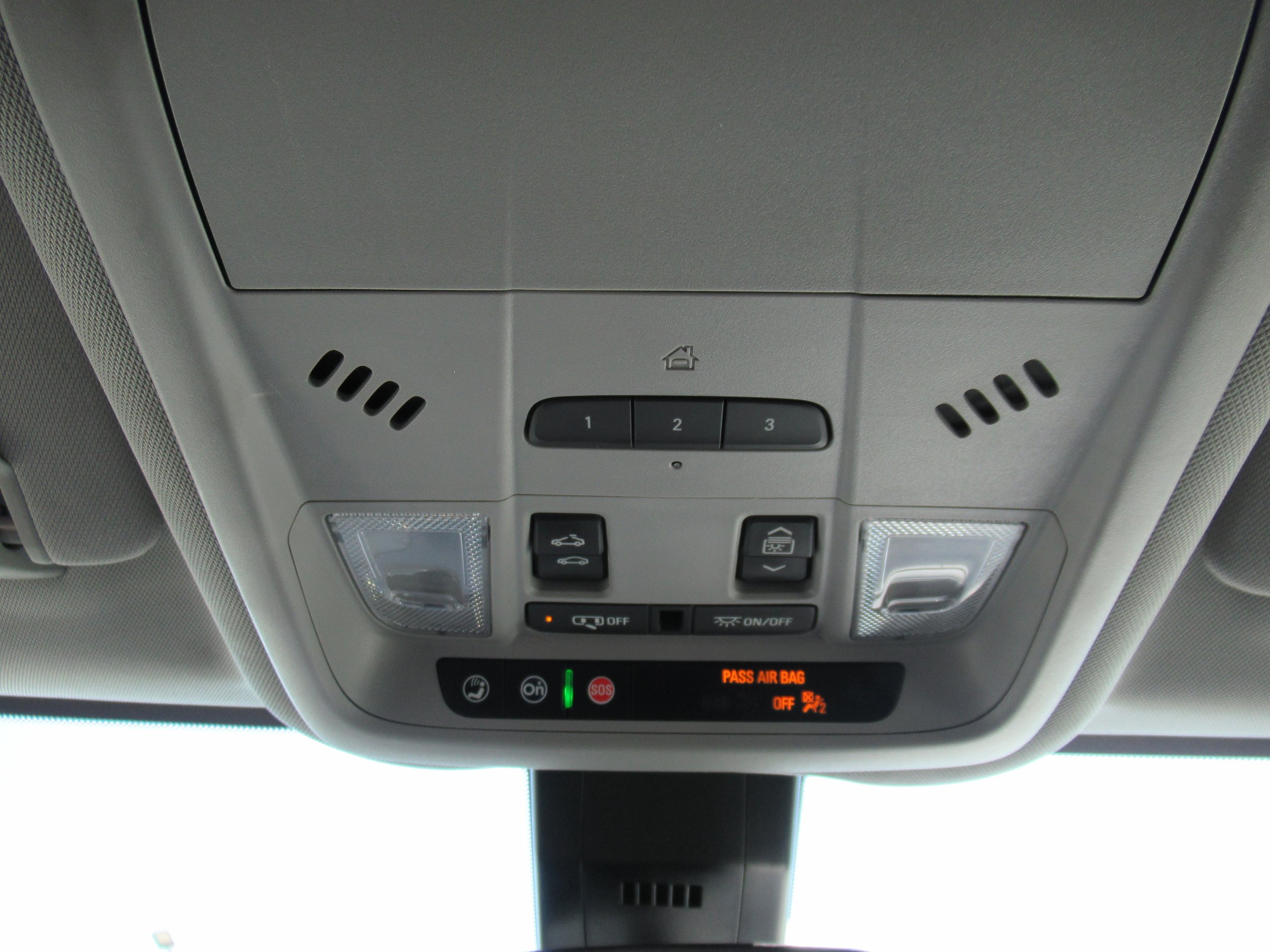 Used 2022 Chevrolet Equinox Premier AWD/4WD image 18