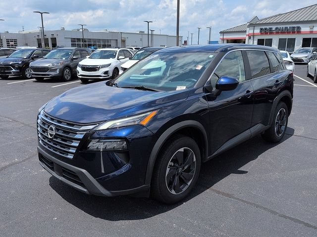 Used 2025 Nissan Rogue SV FWD image 3
