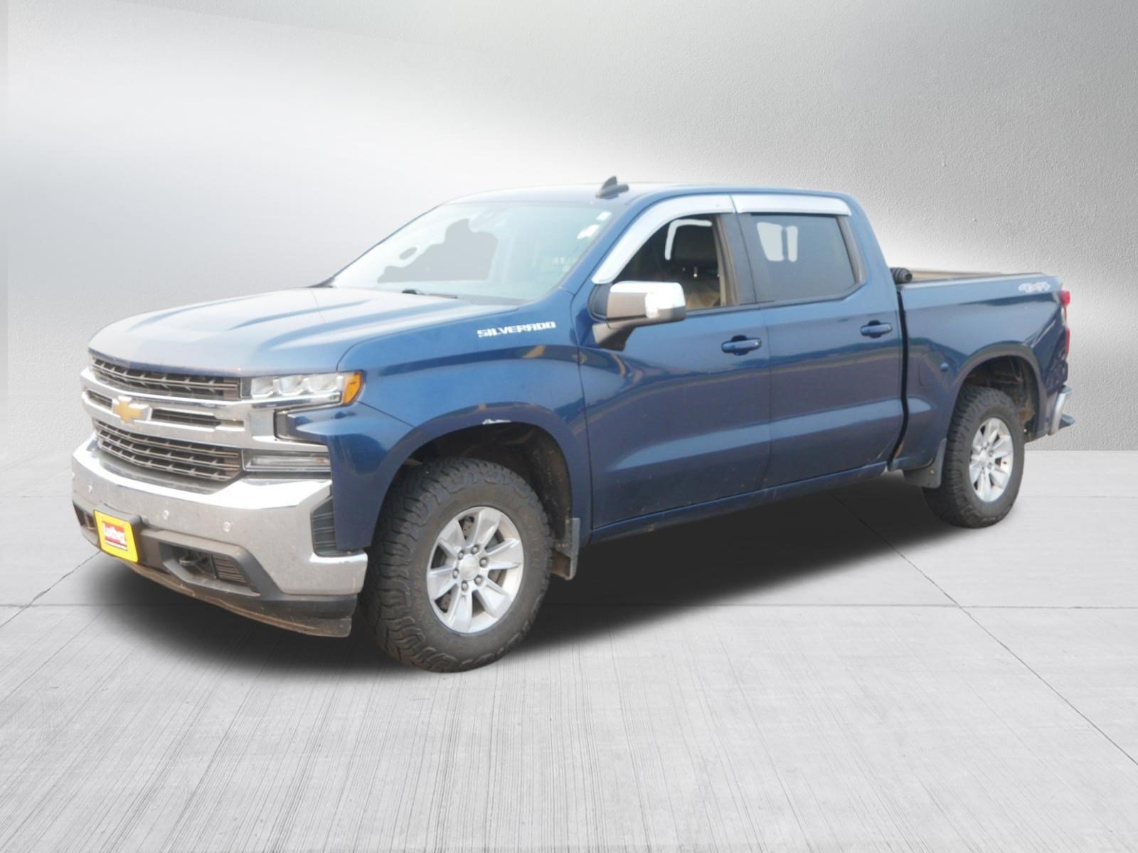 Used 2019 Chevrolet Silverado 1500 LT w/ Convenience Package AWD/4WD image 3