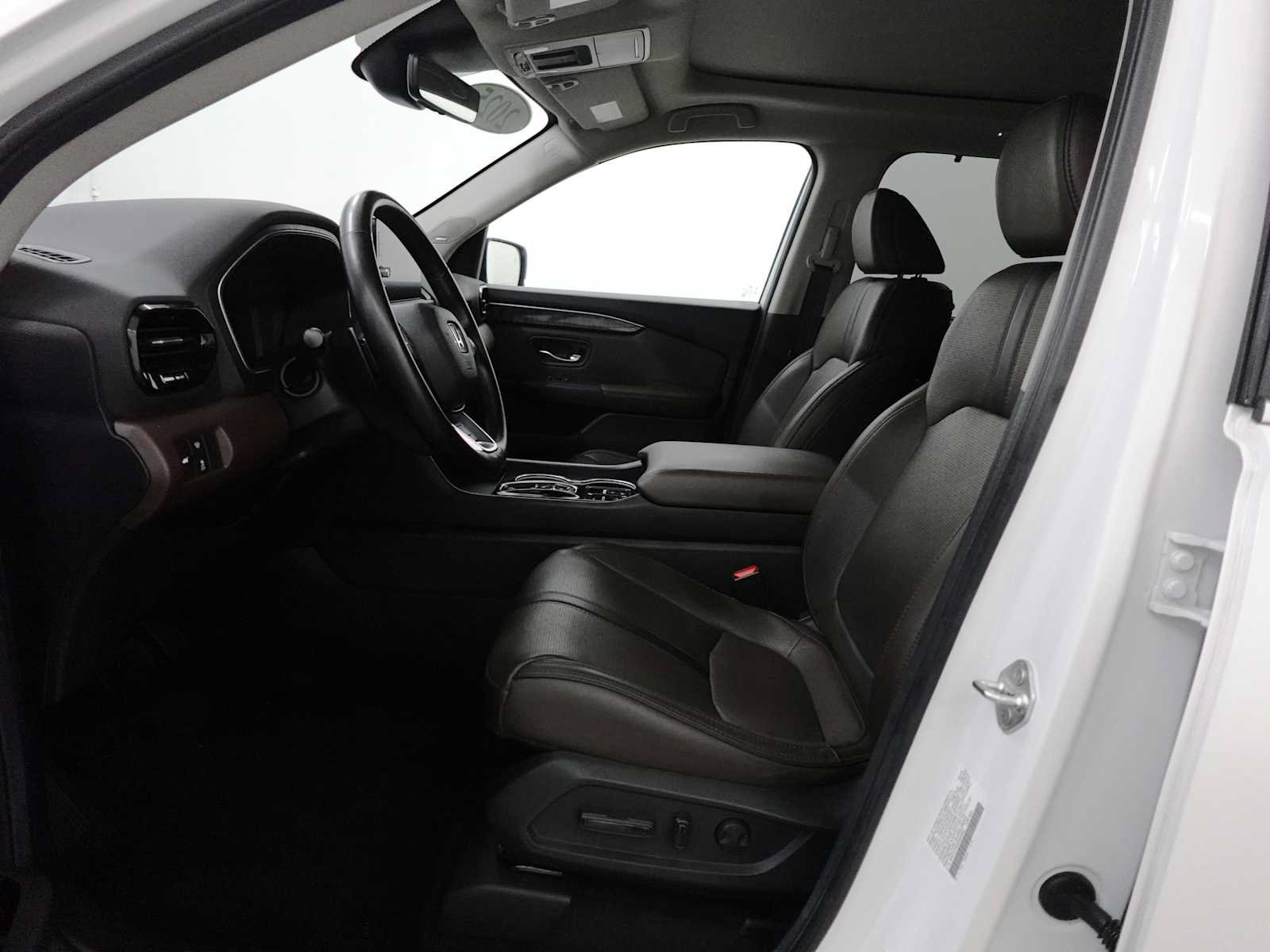 Certified 2025 Honda Pilot Elite image 12