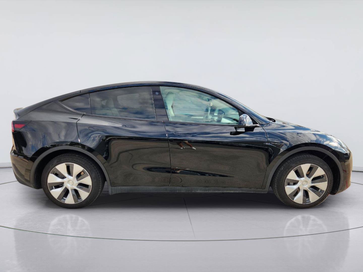 Used 2023 Tesla Model Y Long Range AWD/4WD image 4
