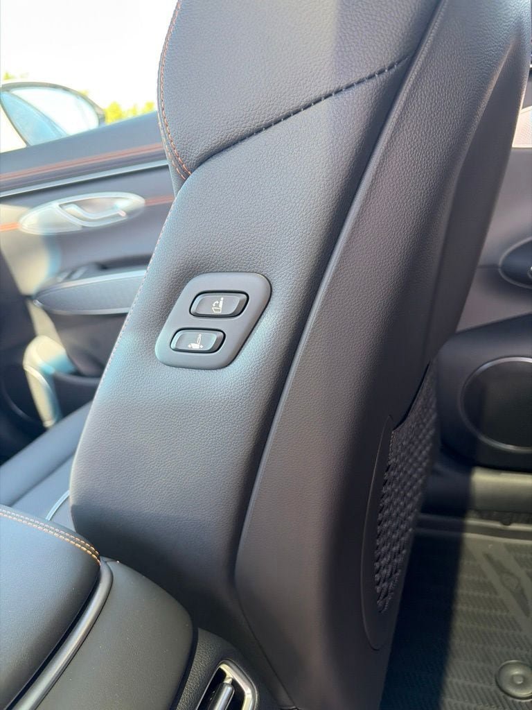 New 2026 Genesis GV70 2.5T Sport Prestige AWD/4WD image 29