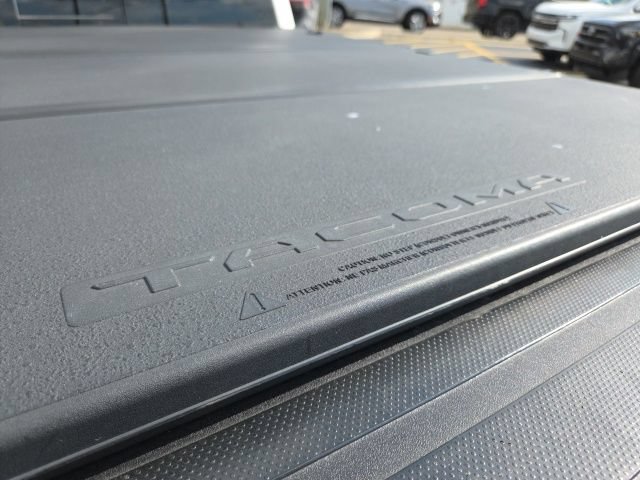 Used 2022 Toyota Tacoma TRD Sport AWD/4WD image 25