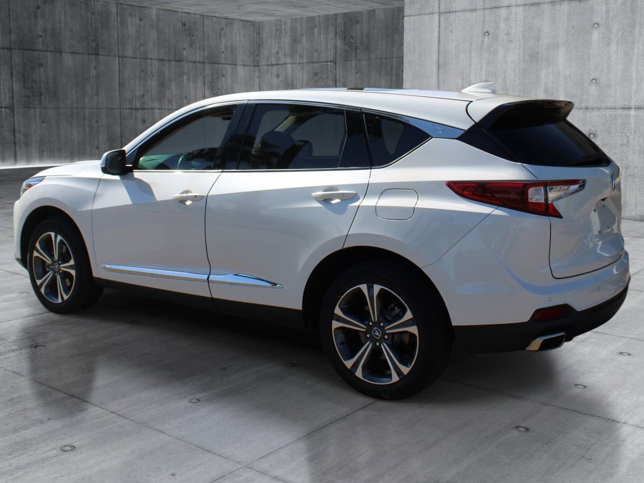 Used 2024 Acura RDX SH-AWD w/ Advance Package image 3