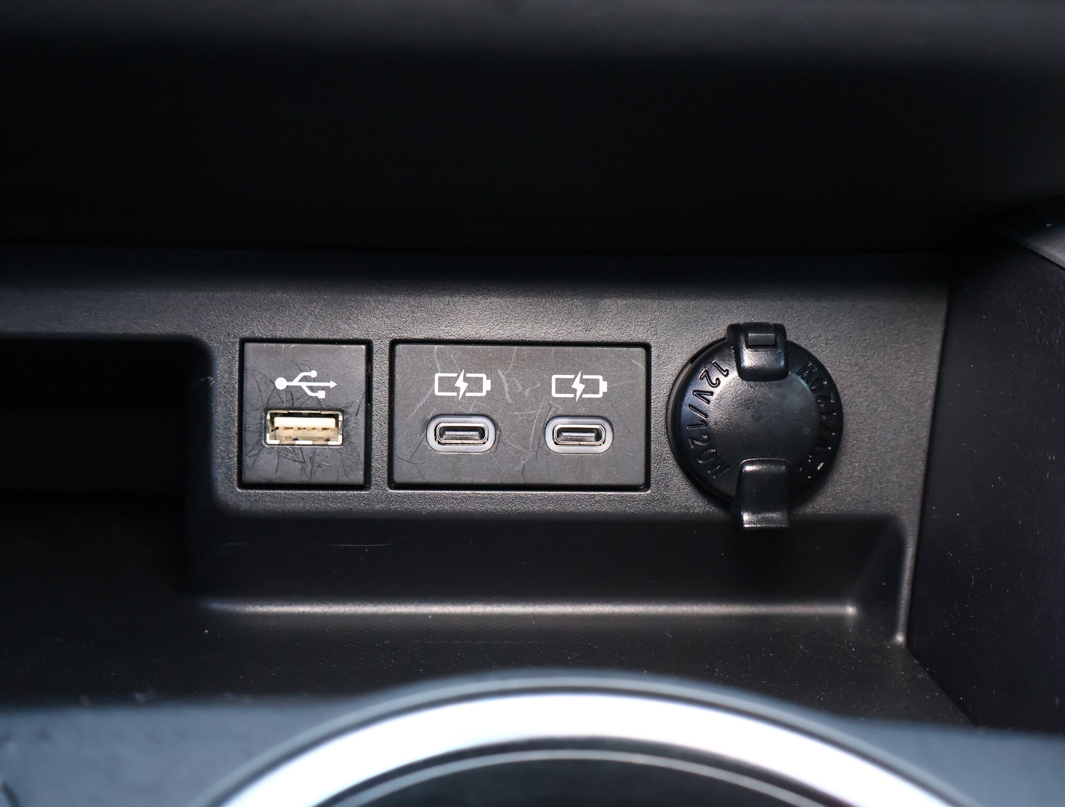 Used 2023 Toyota Highlander LE FWD image 21