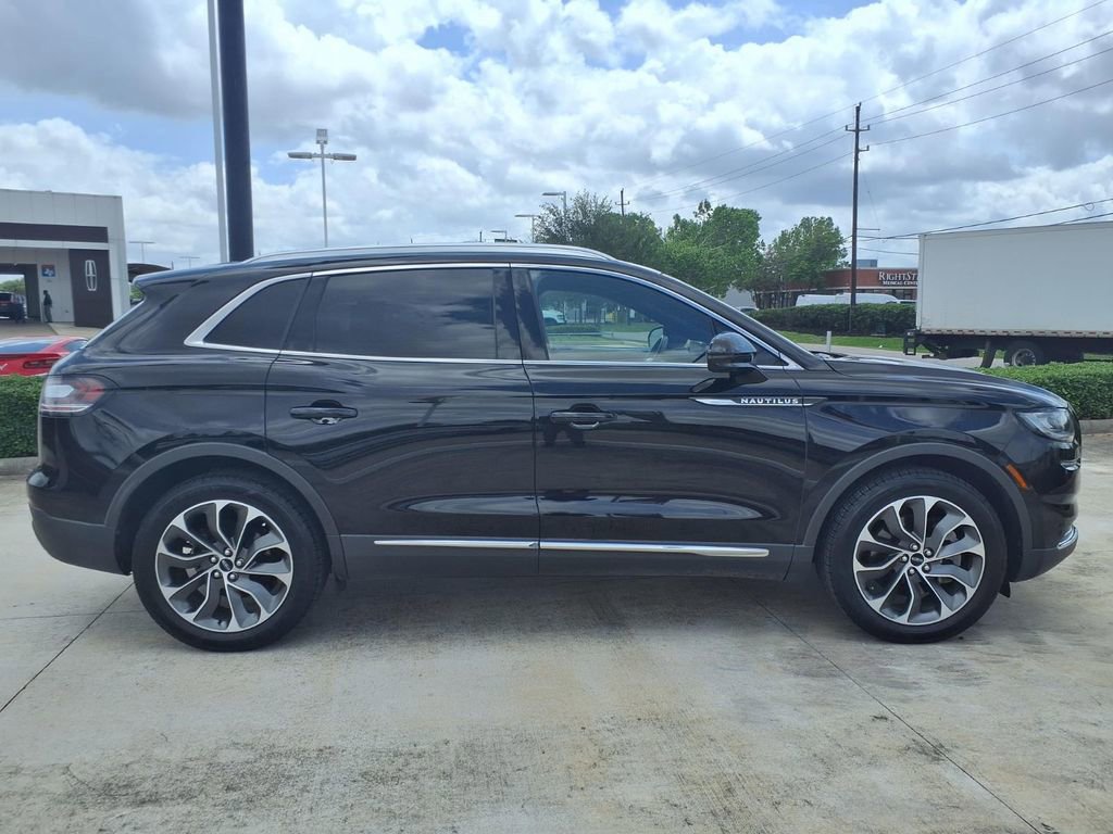 Used 2022 Lincoln Nautilus Reserve FWD image 8