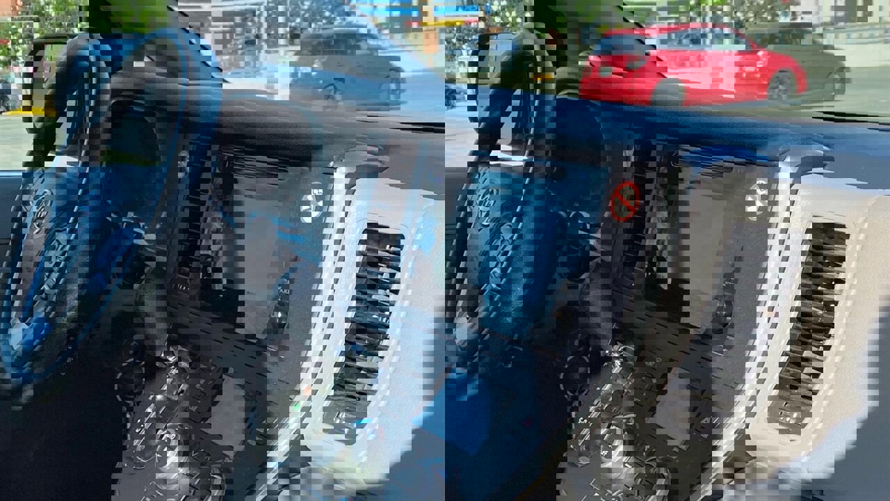 Used 2016 Toyota Sienna LE image 11