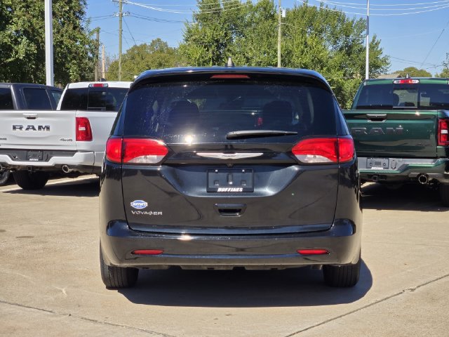 Certified 2023 Chrysler Voyager LX FWD image 6