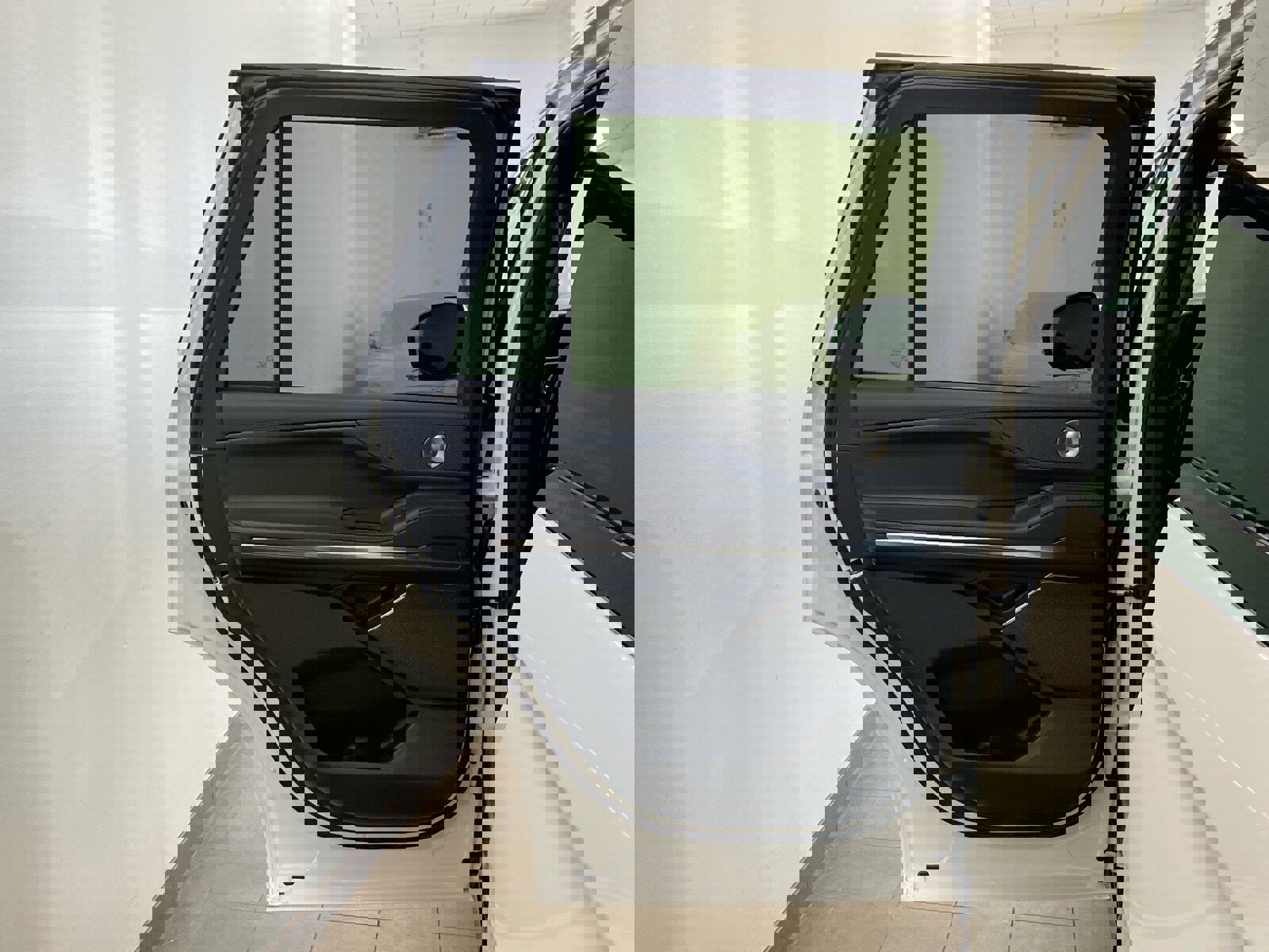 New 2026 Lincoln Navigator Reserve w/ Jet Appearance Package image 11