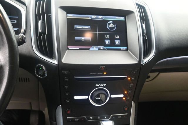 Used 2015 Ford Edge Titanium FWD image 11