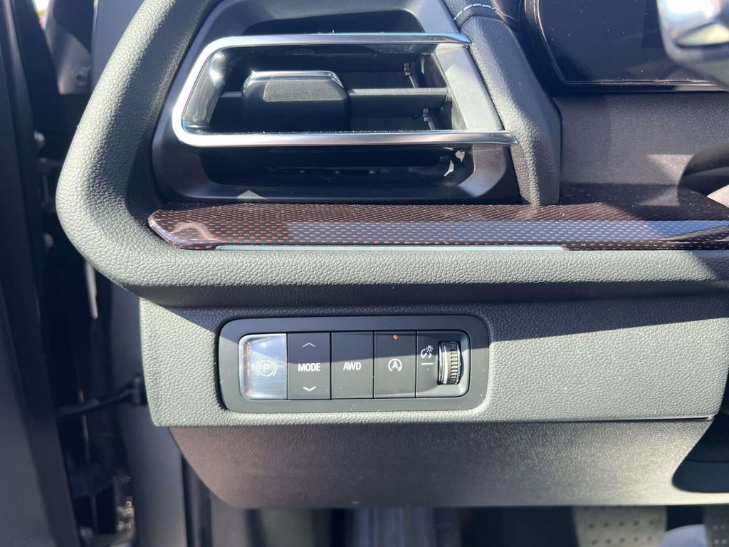 Used 2024 Chevrolet Traverse Z71 image 20