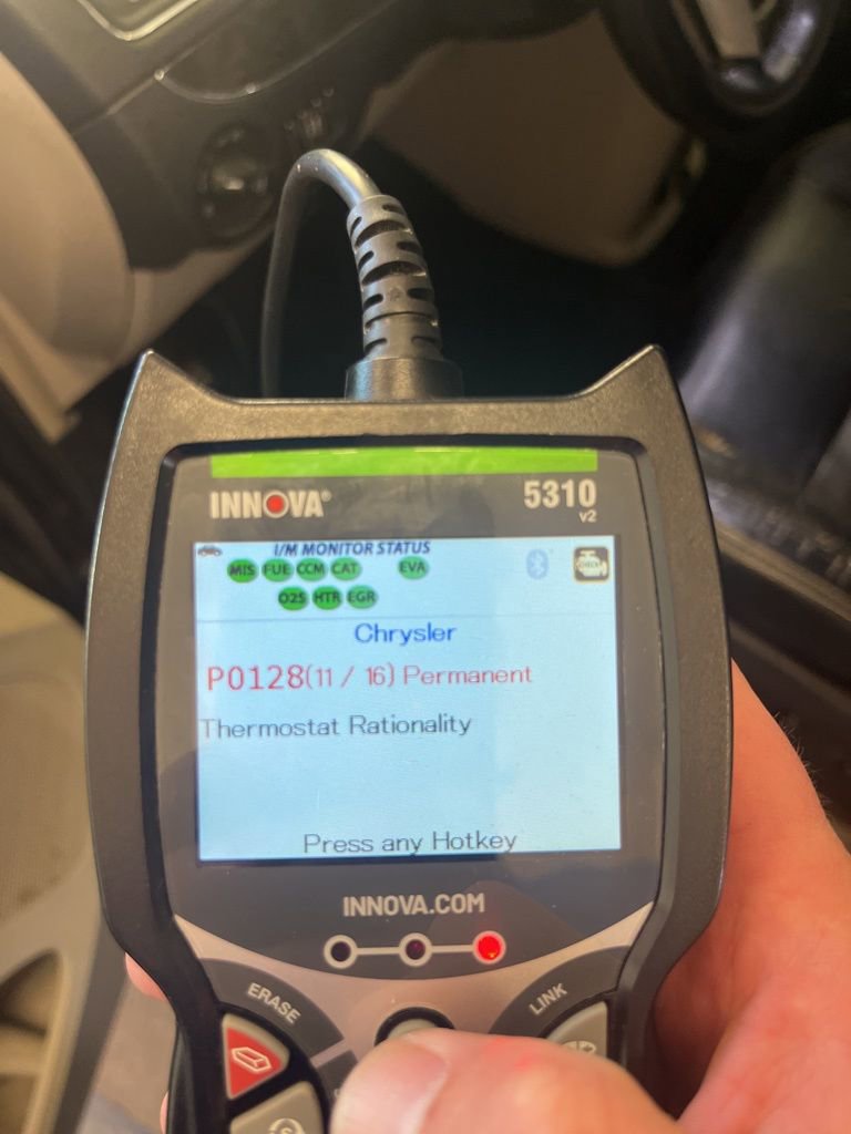 Used 2015 Chrysler Town & Country Touring FWD image 9