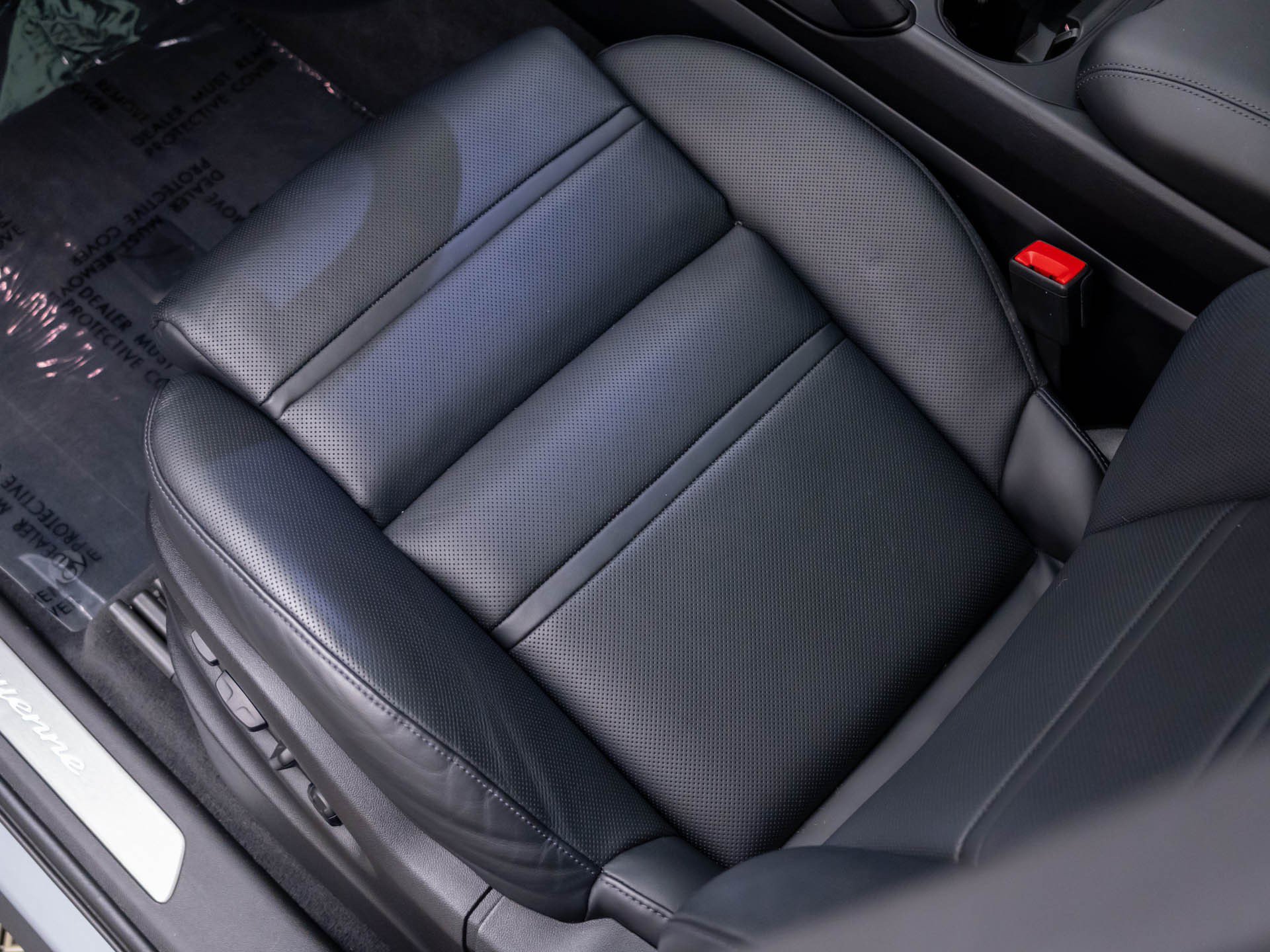 Certified 2024 Porsche Cayenne Coupe AWD/4WD image 16