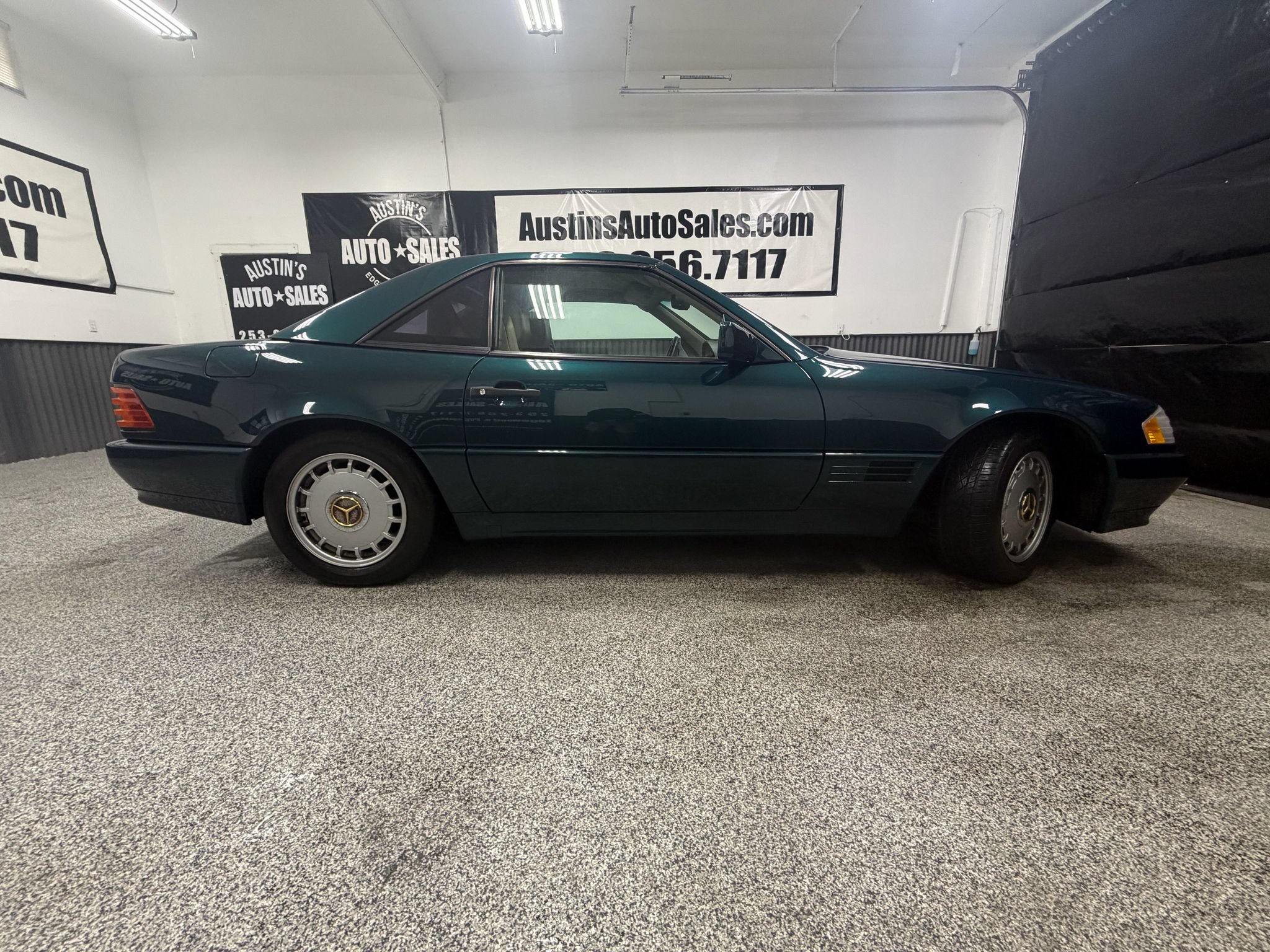 Used 1995 Mercedes-Benz SL 320 image 2