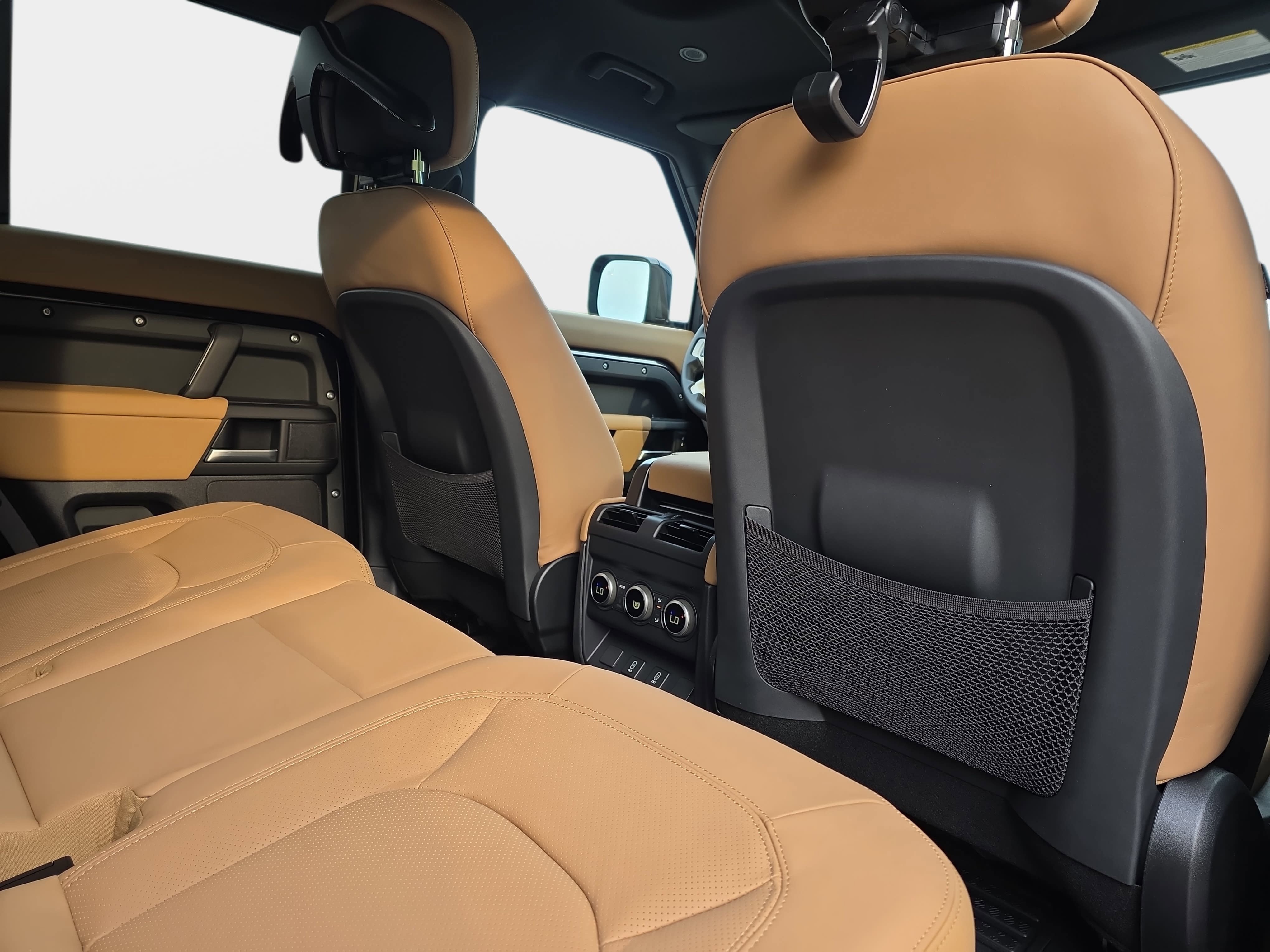 New 2026 Land Rover Defender 110 X-Dynamic SE AWD/4WD image 11