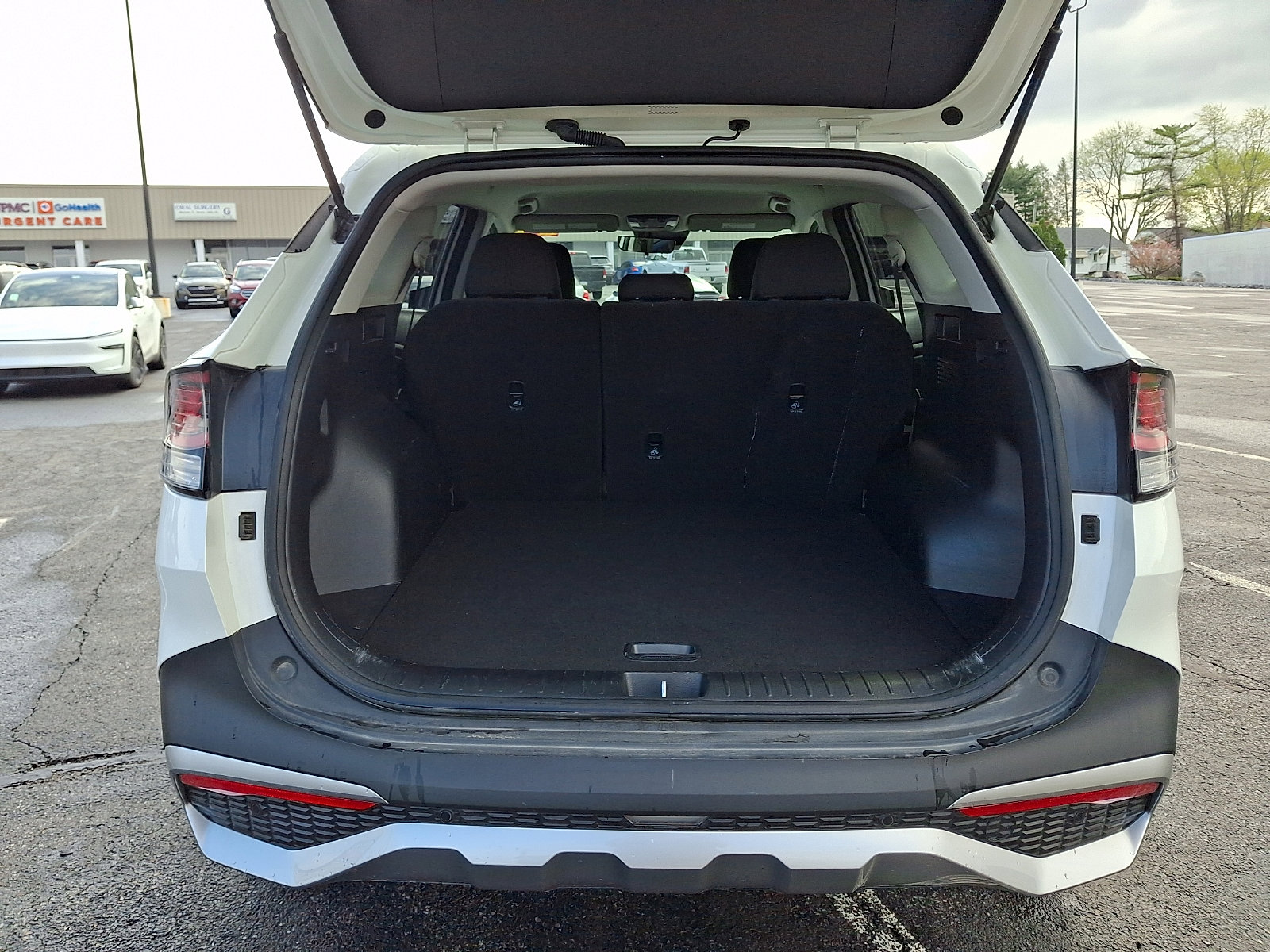 Used 2024 Kia Sportage LX image 30