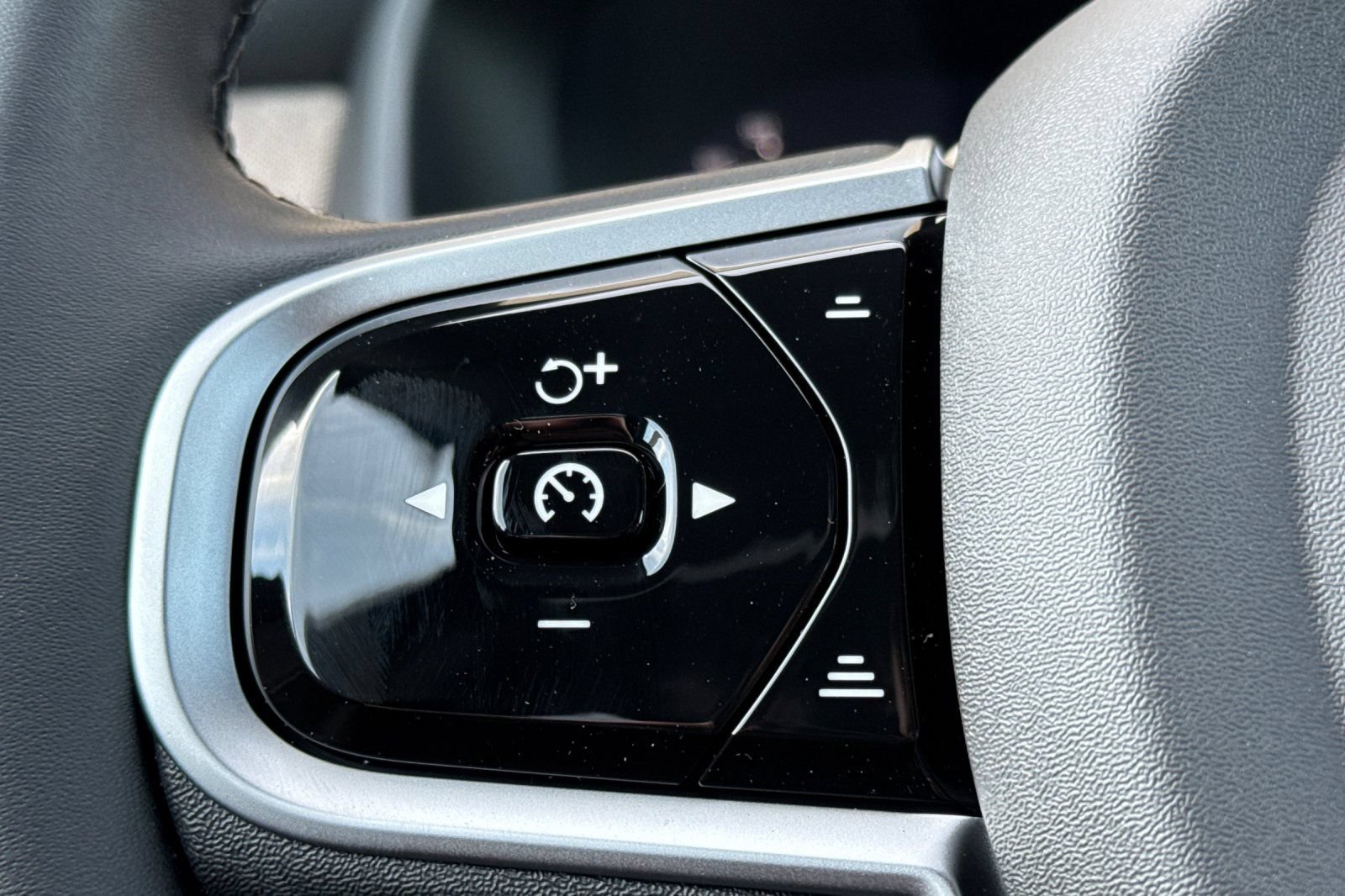 New 2026 Volvo XC90 T8 Ultra w/ Protection Package Premier AWD/4WD image 27