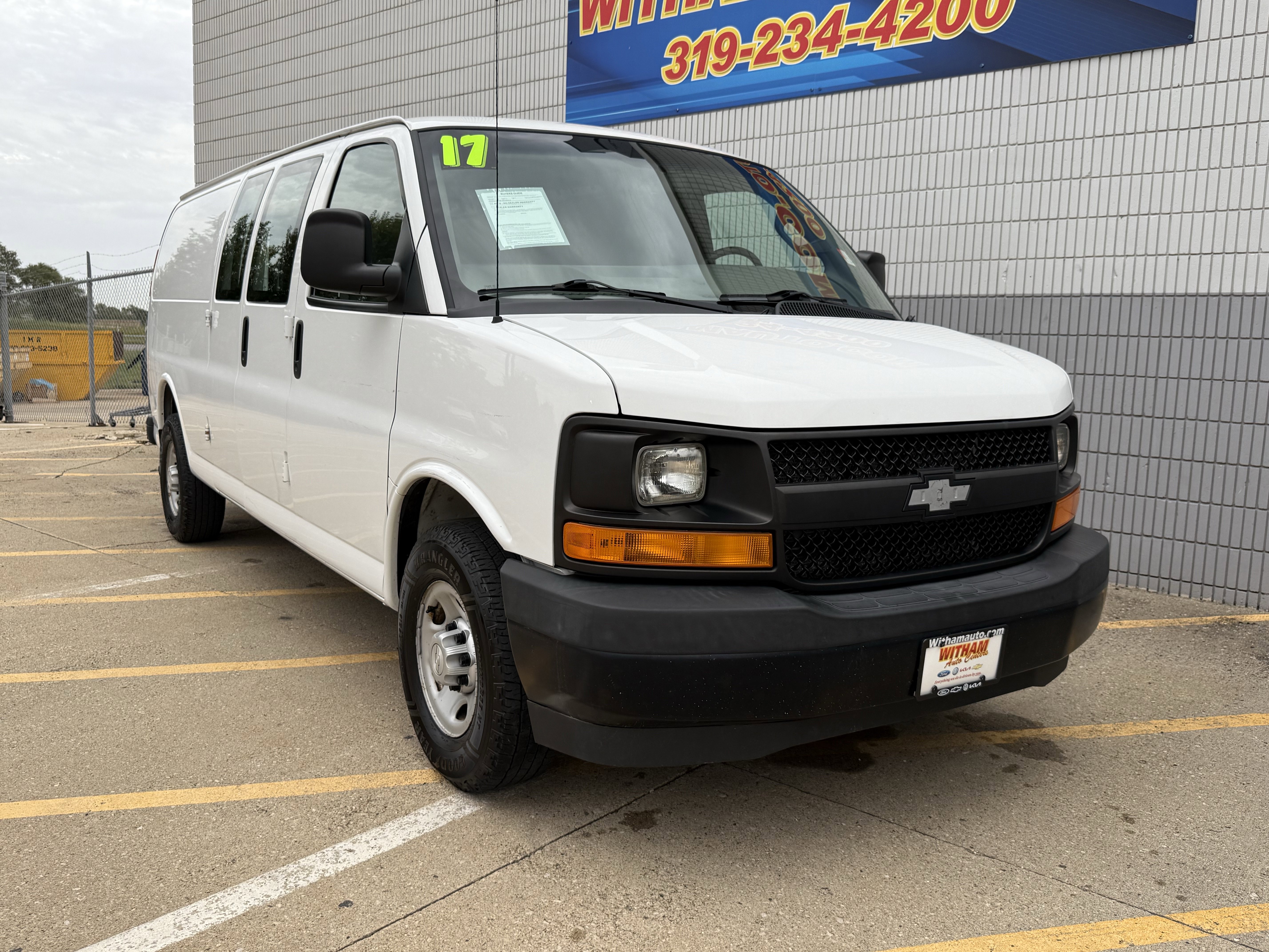 Used 2017 Chevrolet Express 2500 Extended image 2