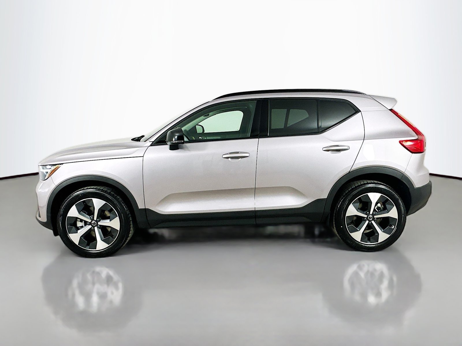 New 2026 Volvo XC40 B5 Core w/ Protection Package Premier AWD/4WD image 8