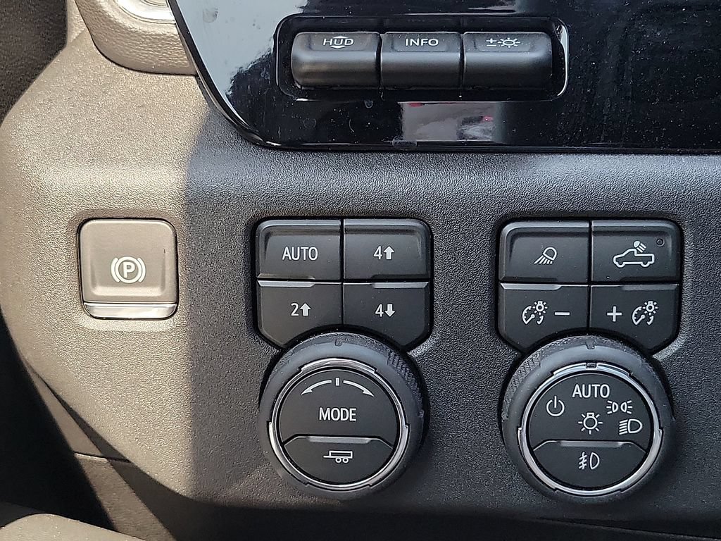 Used 2026 Chevrolet Silverado 2500 High Country w/ Technology Package AWD/4WD image 16