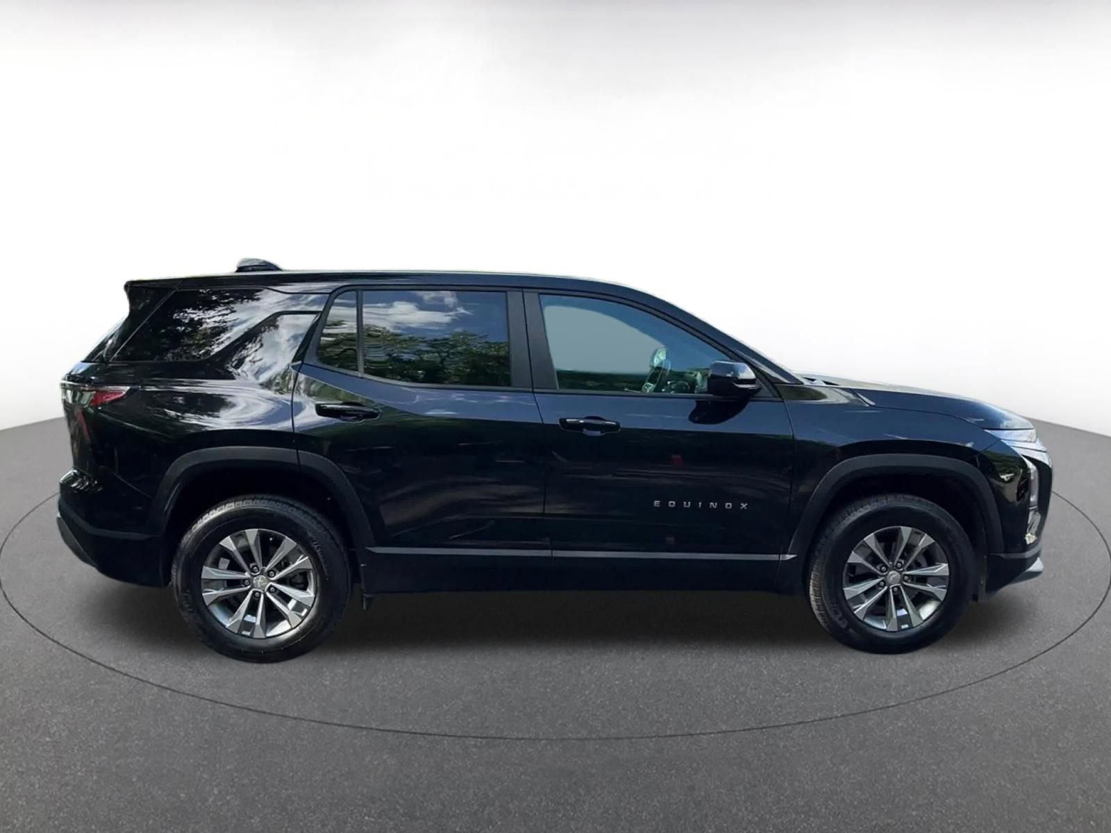 Used 2025 Chevrolet Equinox LT AWD/4WD image 22