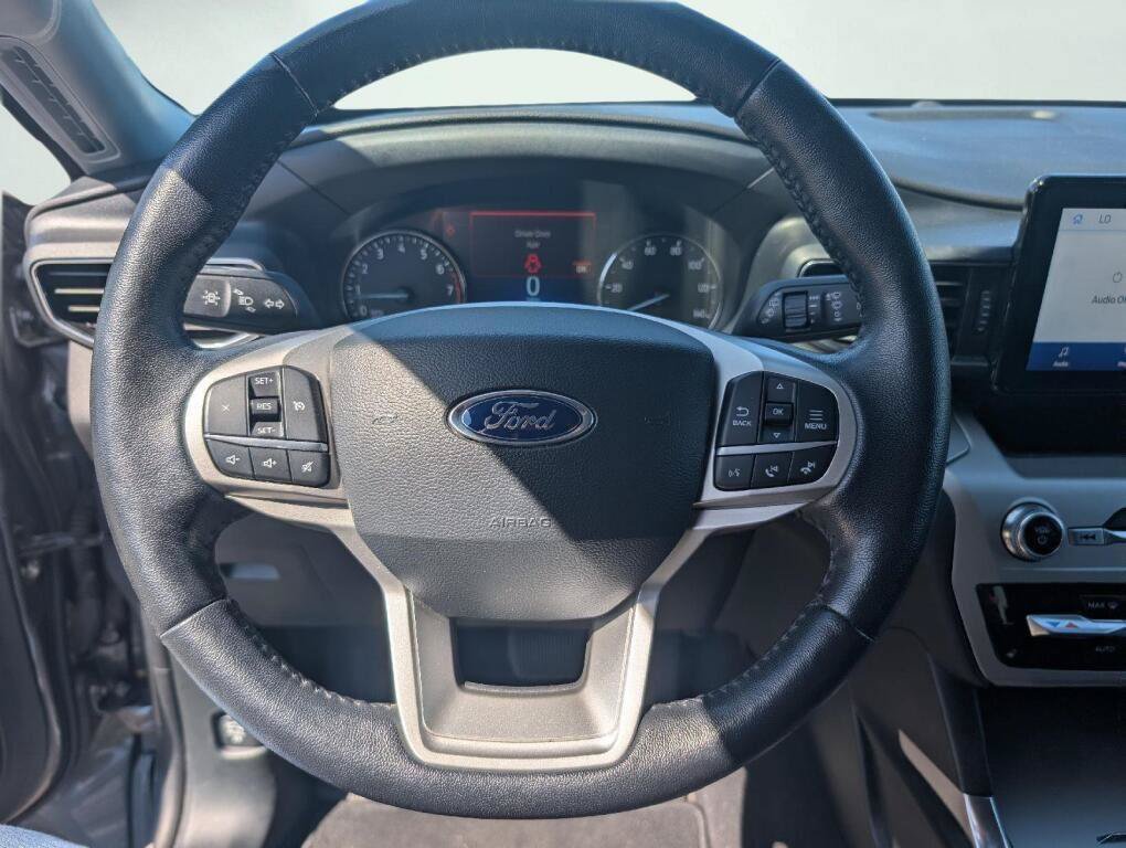 Used 2022 Ford Explorer XLT w/ Equipment Group 202A AWD/4WD image 11