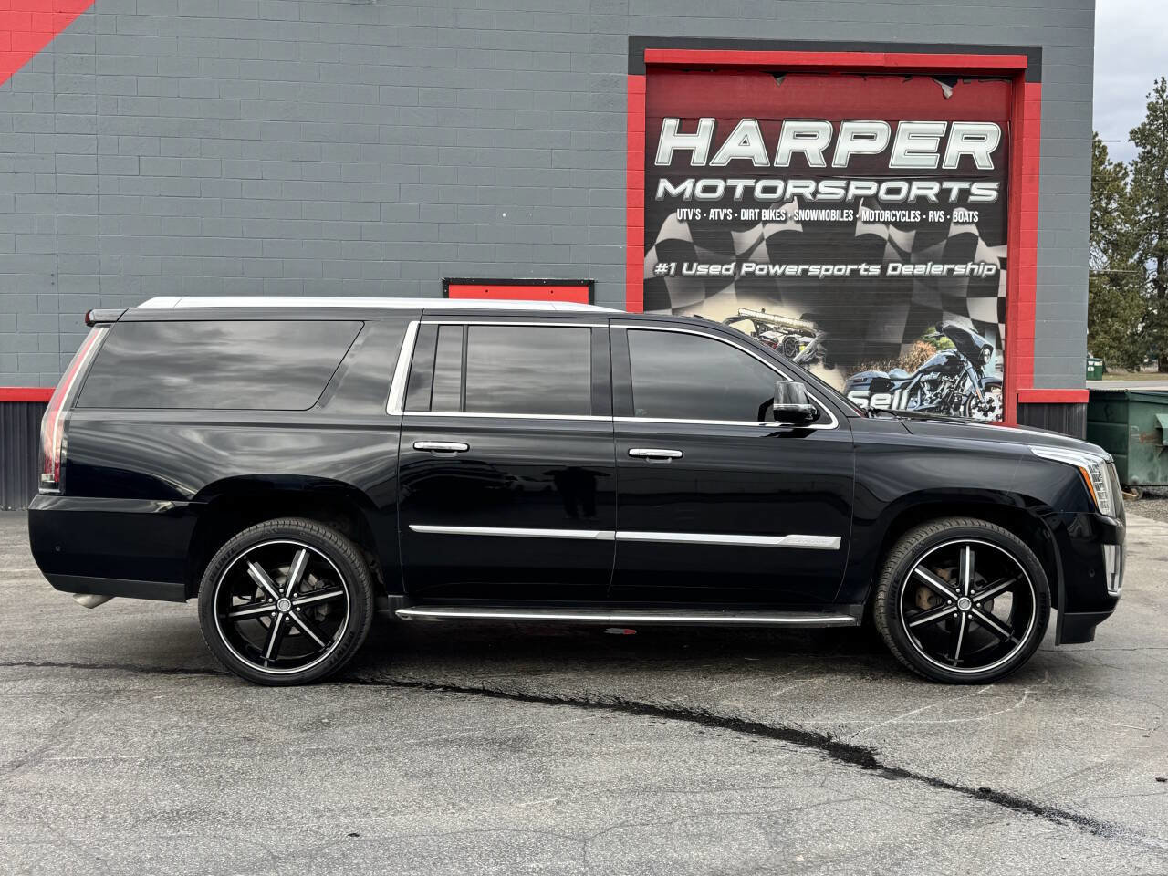 Used 2020 Cadillac Escalade ESV Luxury image 3