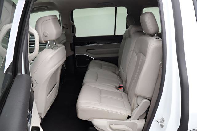 Used 2022 Jeep Wagoneer Series III AWD/4WD image 26