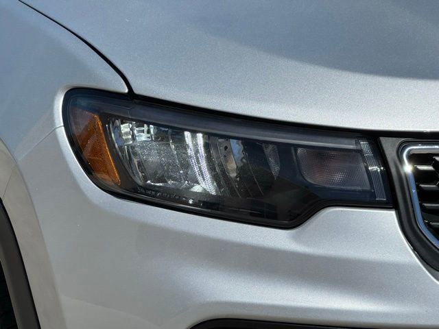 New 2025 Jeep Compass Latitude image 8