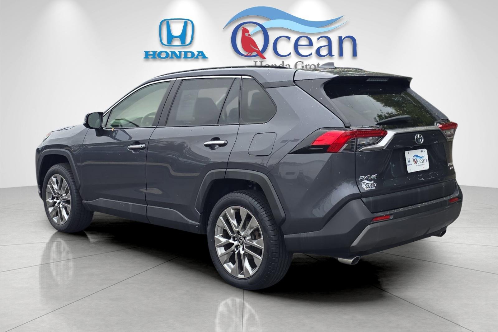 Used 2019 Toyota RAV4 Limited image 5