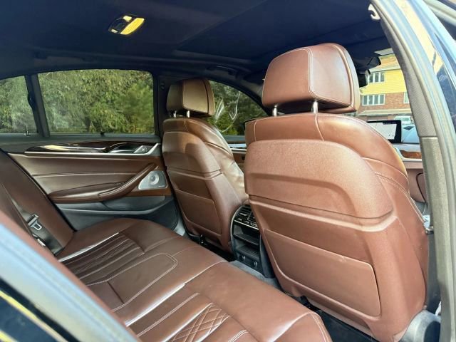 Used 2018 BMW 540i xDrive image 26