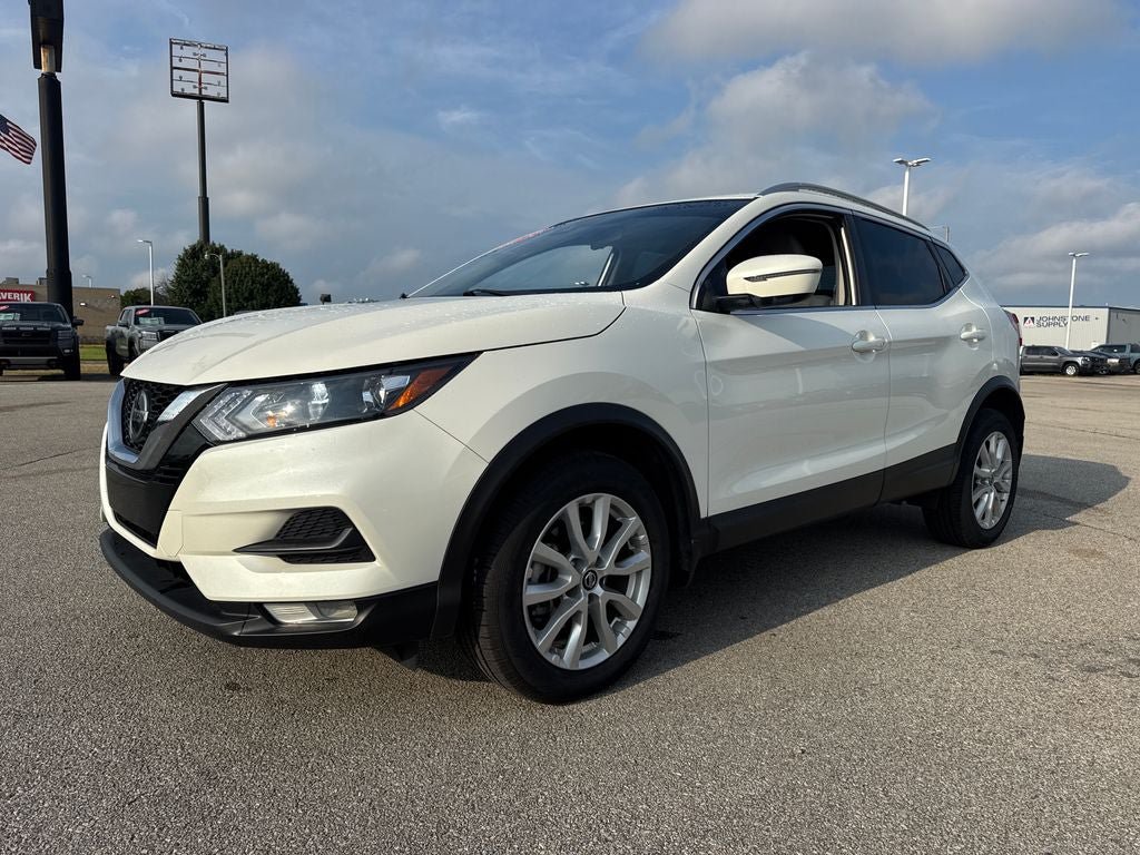 Used 2022 Nissan Rogue Sport SV FWD image 2