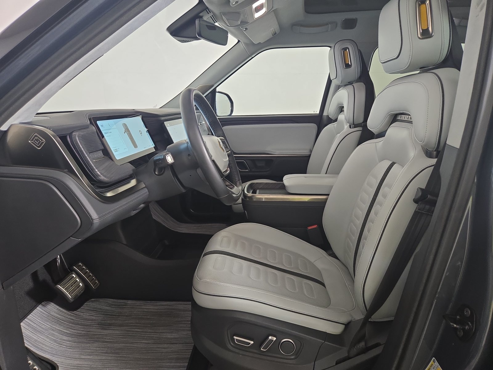 Used 2024 Rivian R1T Adventure Dual AWD/4WD image 20