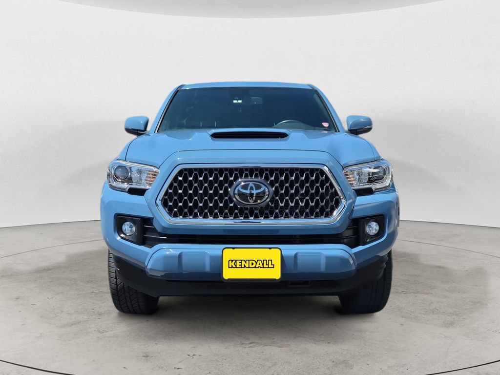 Used 2019 Toyota Tacoma TRD Sport w/ Technology Package RWD image 2