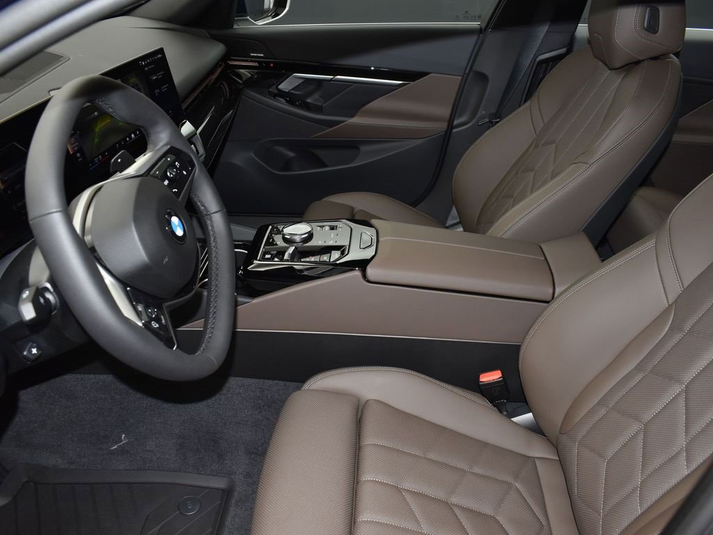 New 2026 BMW 530i w/ Premium Package image 13