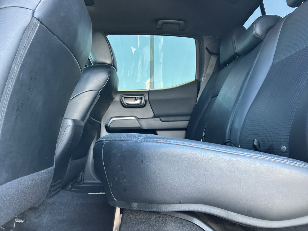 Used 2018 Toyota Tacoma TRD Sport image 29